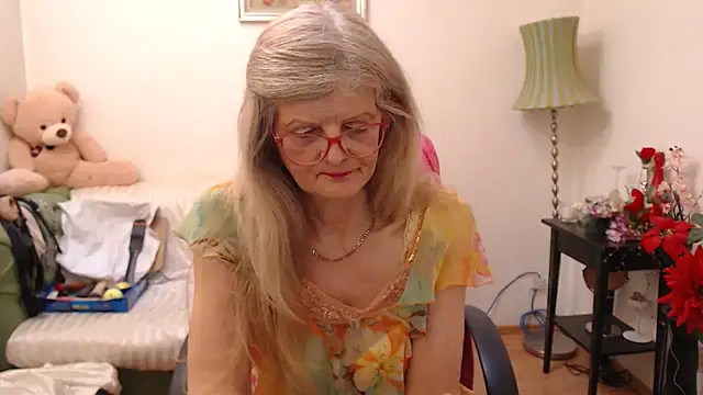 Snapshot of BlairFort chatting on March 2025 10:43:02 AM BlairFort online show from March 2025 10:43:02 AM