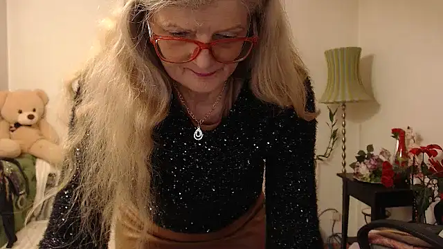 Snapshot of BlairFort chatting on October 2025 04:13:02 PM BlairFort online show from October 2025 04:13:02 PM