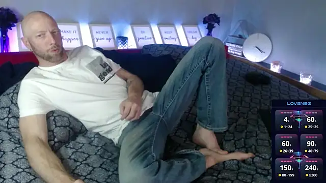 MaxRouger online show from September 2025 03:50:02 AM