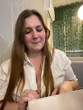 Snapshot of CandyShoopp chatting on January 2025 07:34:01 PM CandyShoopp online show from January 2025 07:34:01 PM