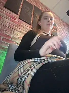 Snapshot of CandyShoopp chatting on March 2025 06:00:02 PM CandyShoopp online show from March 2025 06:00:02 PM