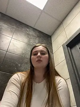 Snapshot of CandyShoopp chatting on March 2025 04:43:02 PM CandyShoopp online show from March 2025 04:43:02 PM