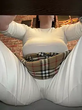 Snapshot of CandyShoopp chatting on March 2025 07:48:02 PM CandyShoopp online show from March 2025 07:48:02 PM