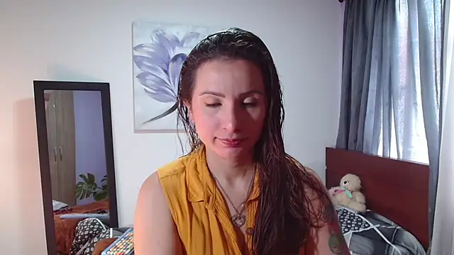 Snapshot of vanessabrown_ chatting on February 2025 03:39:02 PM vanessabrown online show from February 2025 03:39:02 PM