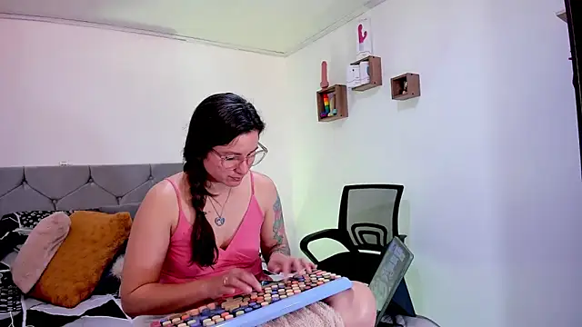 Snapshot of vanessabrown_ chatting on October 2025 05:09:01 PM vanessabrown online show from October 2025 05:09:01 PM