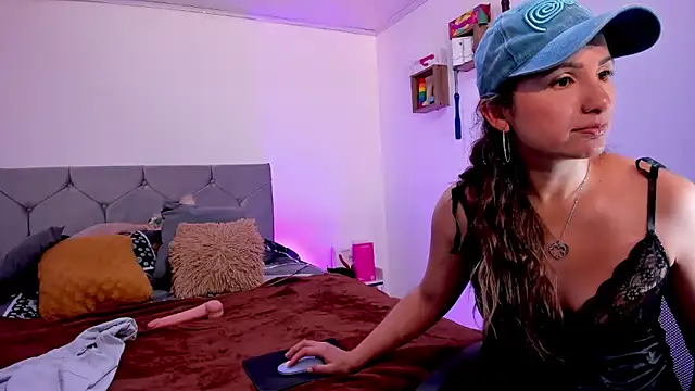 Snapshot of vanessabrown_ chatting on October 2025 03:01:01 PM vanessabrown online show from October 2025 03:01:01 PM