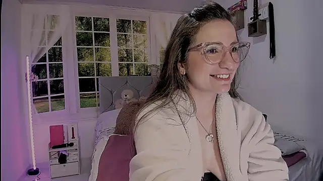 vanessabrown  online show from April 2026 01:38:01 PM