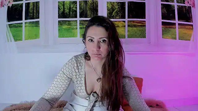 Snapshot of vanessabrown_ chatting on July 2026 07:17:01 PM vanessabrown online show from July 2026 07:17:01 PM