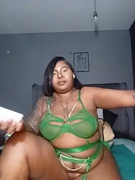Snapshot of PearlSexxy69 chatting on July 2026 05:17:01 PM PearlSexxy69 online show from July 2026 05:17:01 PM