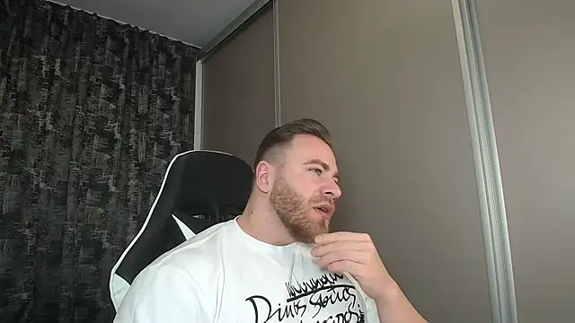 Thori92 online show from March 2025 04:32:02 PM