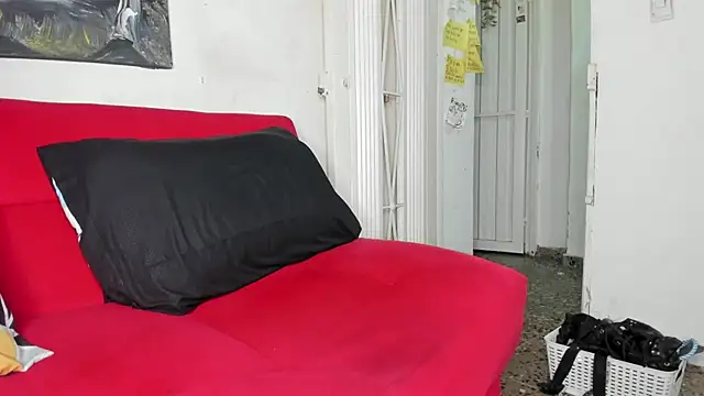 Snapshot of sweatyhairypig23 chatting on January 2026 08:07:01 AM sweatyhairypig23 online show from January 2026 08:07:01 AM