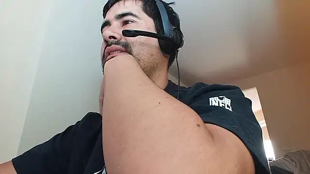 Snapshot of VonDoomdelToro chatting on February 2025 11:15:01 PM VonDoomdelToro online show from February 2025 11:15:01 PM