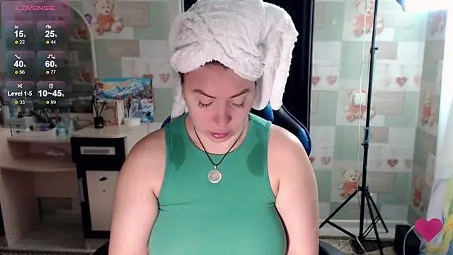 Korolek12 online show from December 2025 04:51:01 AM