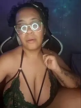 Snapshot of YasminMeyer chatting on November 2025 10:41:02 PM YasminMeyer online show from November 2025 10:41:02 PM