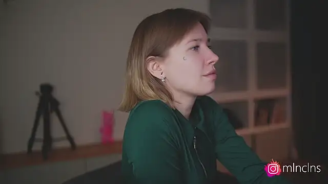 melanielwithu online show from April 2026 05:21:02 PM