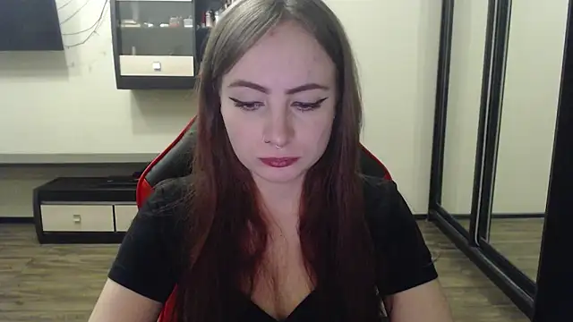 Laralianna online show from February 2025 04:56:02 PM