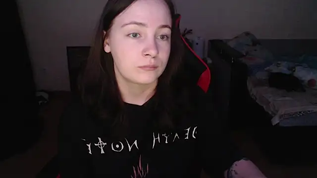 Laralianna online show from December 2025 06:12:01 PM