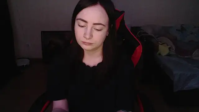 Laralianna online show from February 2026 05:50:01 PM