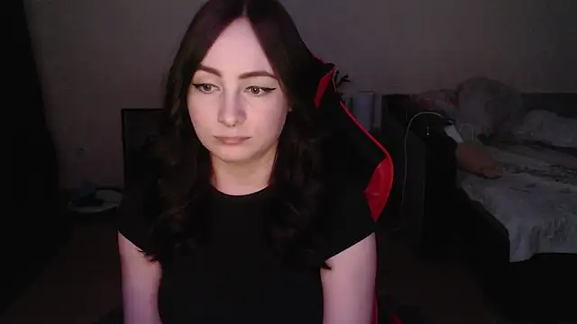 Laralianna online show from March 2026 07:02:02 PM