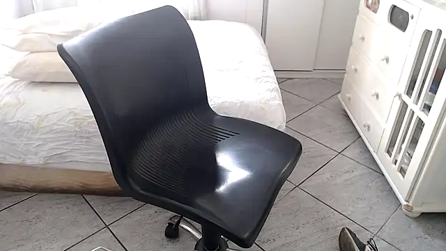 MysterBearMG online show from November 2025 11:46:01 AM