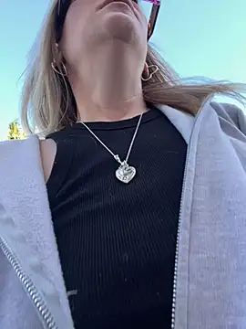 Snapshot of Lexi_Shocker chatting on March 2025 02:48:01 AM Lexi Shocker online show from March 2025 02:48:01 AM