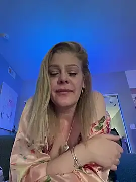 Snapshot of Lexi_Shocker chatting on March 2025 05:02:02 PM Lexi Shocker online show from March 2025 05:02:02 PM