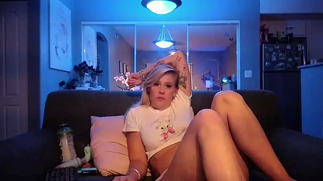 Snapshot of Lexi_Shocker chatting on September 2025 06:24:01 AM Lexi Shocker online show from September 2025 06:24:01 AM