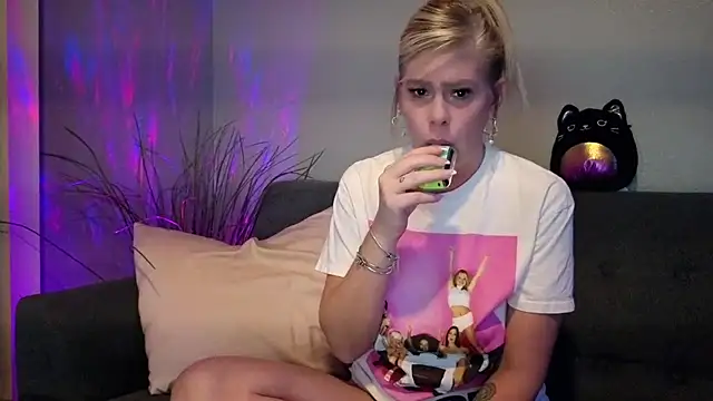 Snapshot of Lexi_Shocker chatting on September 2025 05:55:02 AM Lexi Shocker online show from September 2025 05:55:02 AM