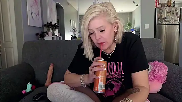 Lexi Shocker online show from January 2026 08:00:01 PM