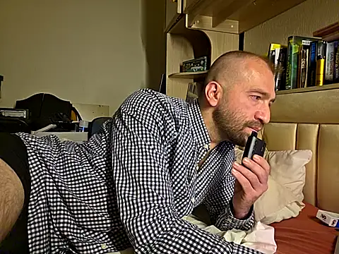 Snapshot of theSmallest-dick chatting on October 2025 06:18:02 PM theSmallest-dick online show from October 2025 06:18:02 PM