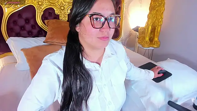 Snapshot of Dulce_26_ chatting on November 2025 10:32:01 PM Dulce 26 online show from November 2025 10:32:01 PM