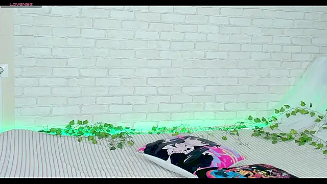 Snapshot of LinaKenny chatting on February 2026 01:16:01 PM LinaKenny online show from February 2026 01:16:01 PM