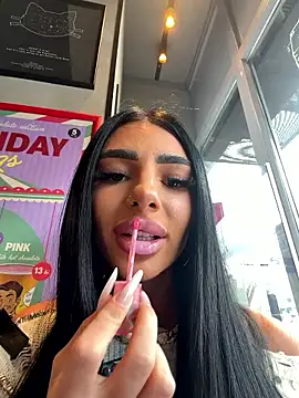 Snapshot of Britney_Charm_ chatting on January 2026 09:57:01 AM Britney Charm online show from January 2026 09:57:01 AM