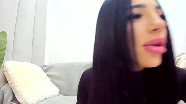 Snapshot of Britney_Charm_ chatting on February 2026 08:04:02 AM Britney Charm online show from February 2026 08:04:02 AM