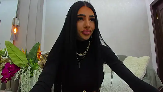 Snapshot of Britney_Charm_ chatting on February 2026 07:20:02 AM Britney Charm online show from February 2026 07:20:02 AM