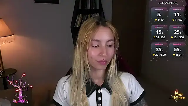 Saucy Jenn online show from October 2025 05:09:02 AM