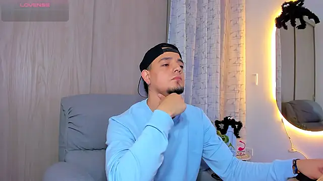 alejandro calderon1 online show from October 2025 04:56:02 AM