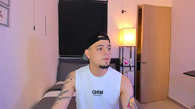 alejandro calderon1 online show from April 2026 05:34:01 AM