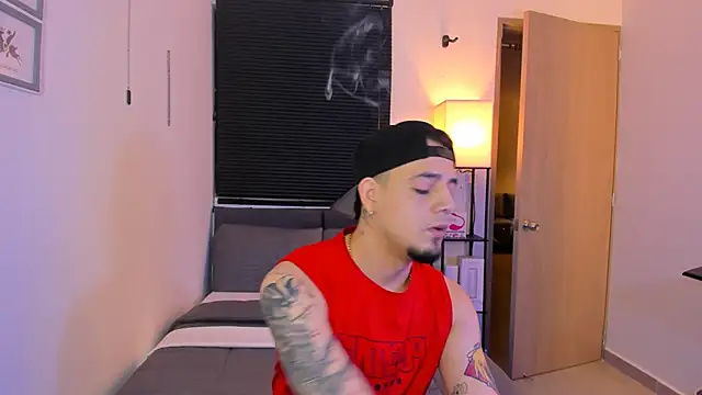 alejandro calderon1 online show from April 2026 03:45:01 AM