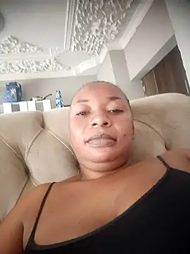 Snapshot of Candylious87 chatting on December 2025 01:40:02 PM Candylious87 online show from December 2025 01:40:02 PM