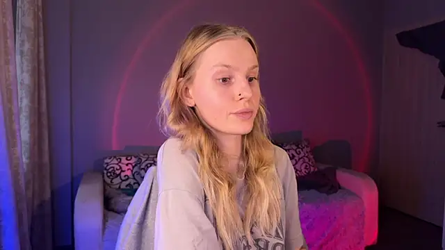 Chanel Gill online show from September 2025 03:45:02 PM