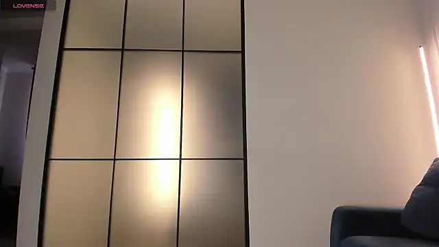 Lunaonekiss online show from October 2025 09:56:02 AM