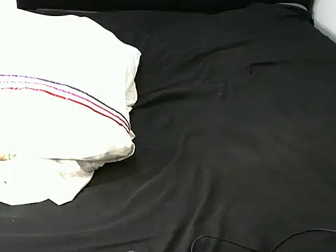 Snapshot of Sweettkendy chatting on September 2025 07:52:01 AM Sweettkendy online show from September 2025 07:52:01 AM