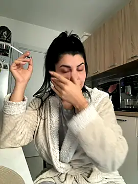 Snapshot of Scarlett-Dream chatting on October 2025 06:21:01 AM Scarlett-Dream online show from October 2025 06:21:01 AM