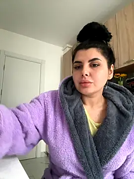 Snapshot of Scarlett-Dream chatting on November 2025 07:18:02 AM Scarlett-Dream online show from November 2025 07:18:02 AM