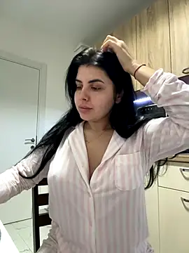 Snapshot of Scarlett-Dream chatting on December 2025 04:06:02 AM Scarlett-Dream online show from December 2025 04:06:02 AM