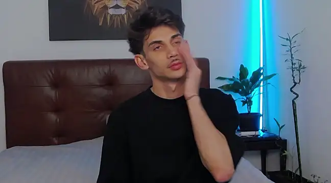 Snapshot of DanielCrush1 chatting on March 2025 01:17:01 PM DanielCrush1 online show from March 2025 01:17:01 PM