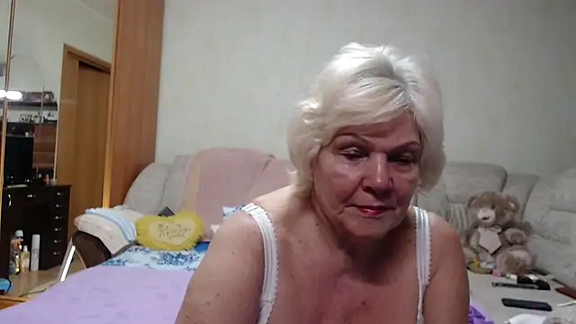 Blondebomb online show from February 2026 04:17:02 AM