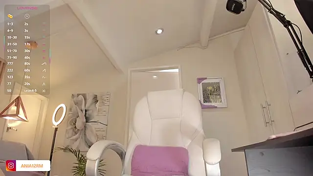 Snapshot of catalinasaiz chatting on November 2025 02:19:01 PM catalinasaiz online show from November 2025 02:19:01 PM