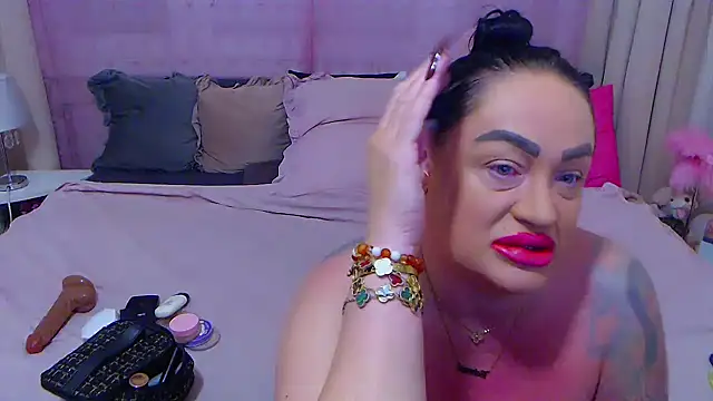 BustyVicky online show from October 2025 09:14:02 PM